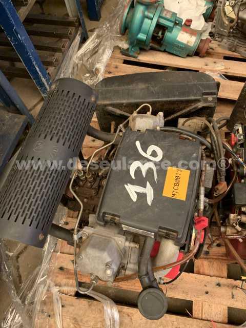 136/21056 - MOTOR DE COMBUSTÃO DIESEL M/BRANCO MOD. R2V840 X-02H.