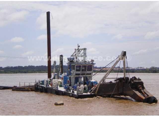 09/21124 - DRAGA DE SUCÇÃO E RECALQUE M/IHC GIANT MOD. BEAVER 2300