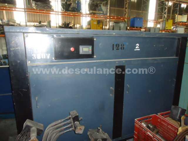 02/21125 - COMPRESSOR DE AR M/SULLAIR TIPO PARAFUSO, MOTOR WEG 150 CV