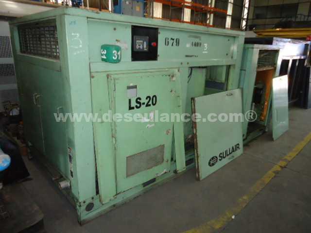 03/21125 - COMPRESSOR DE AR M/SULLAIR MOD. LS-20-100, TIPO PARAFUSO,