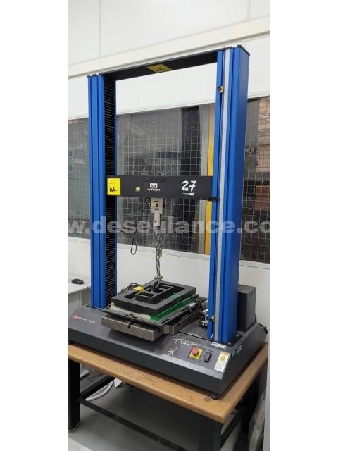 27/21181 - APARELHO DE TESTE TRAÇÃO M/INSTRON MOD. EMIC-23-20, 