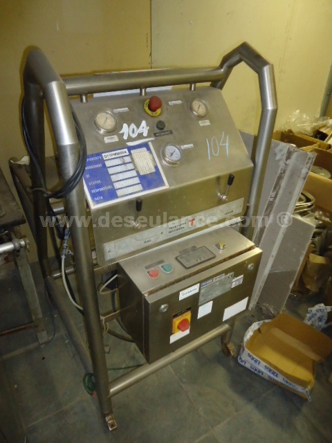 104/22035 - EQUIPTO DE JATO DE FLUÍDO M/TECNOLOGIA MECANICA 