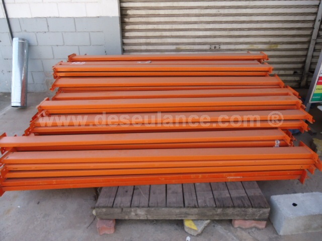 132/22035 - 108 LONGARINAS METÁLICAS MED. 2.300 MM E 18 PÉS DIREITOS