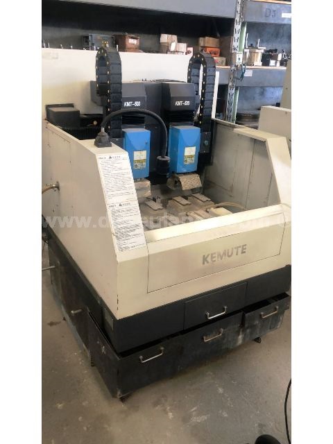 310/22036 - CENTRO DE USINAGEM CNC M/KEMUTE DUPLO CABEÇOTE MOD. KMT 500.