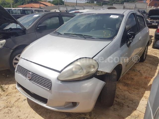 1834/22051 - FIAT PUNTO ELX 1.4, PRATA, ANO 10, PLACA: ELJ-7833.