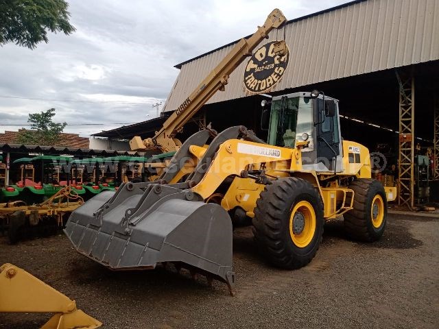 19/22067 - PÁ CARREGADEIRA M/NEW HOLAND MOD. W160, ANO 07.