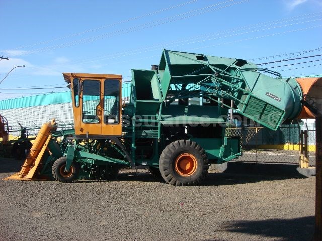 32/22067 - COLHEDORA DE CANA M/SANTAL AMAZON, SÉRIE 993032.