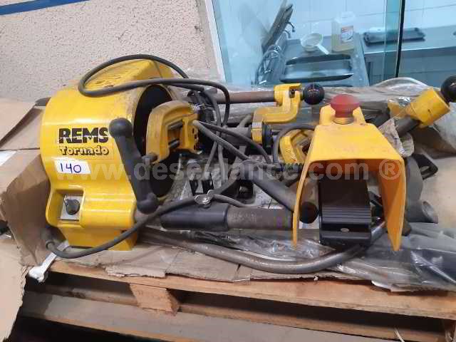 140/22090 - ROSQUEADEIRA E CORTA TUBOS REMS TORNADO 2000.
