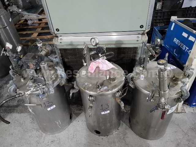 13/22096 - 03 TANQUES DE PRESSÃO EM AÇO INOX P/PINTURA, CAPAC. 40 L.