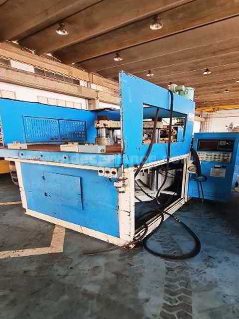 68/22097 - INJETORA P/PLÁSTICOS VERTICAL M/AHITOP MACHINERY 