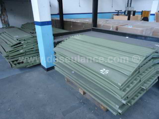 25/22110 - 54 PALETES C/BANDEJAS METÁLICAS E 09 PRATELEIRAS METÁLICAS