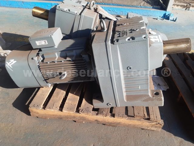 11/22112 - MOTOREDUTOR SEW TIPO R137 DRE18054BE20, C/MOTOR 15 KW