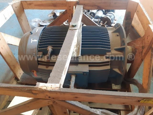 01/22142 - MOTOR TRIF. WEG 200 CV 1.785 RPM. (S/USO)