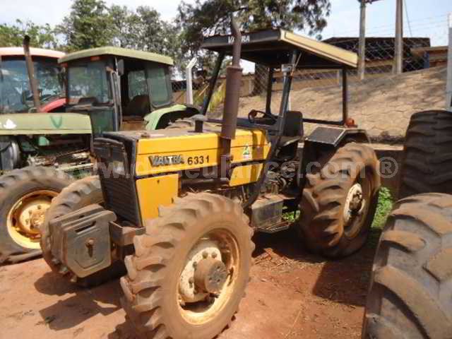10/22159 - TRATOR AGRÍCOLA M/VALTRA MOD. 785, 4X4, ANO 07, DIESEL, 