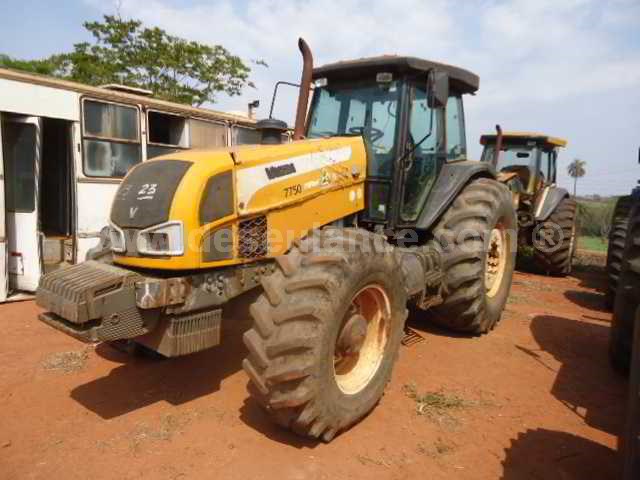 23/22159 - TRATOR AGRÍCOLA M/VALTRA MOD. BH-180, 4X4, ANO 13, DIESEL, 