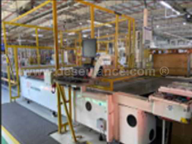 81/22180 - MÁQUINA DE CORTE DE TECIDOS LECTRA V700, 2,12M X 2,20M.