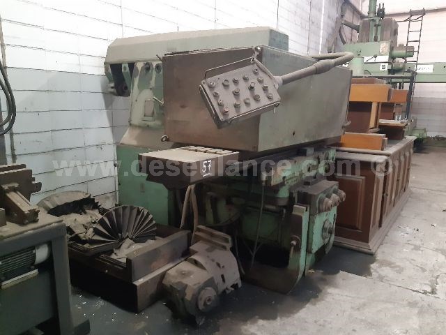 57/23011 - FRESADORA UNIVERSAL M/MECHNICY POLONESA, 
