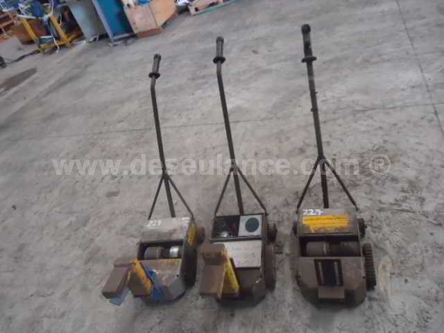 227/23012 - 03 TARTARUGAS MOTORIZADAS P/REMOÇÃO DE CARGA M/MOVER, 