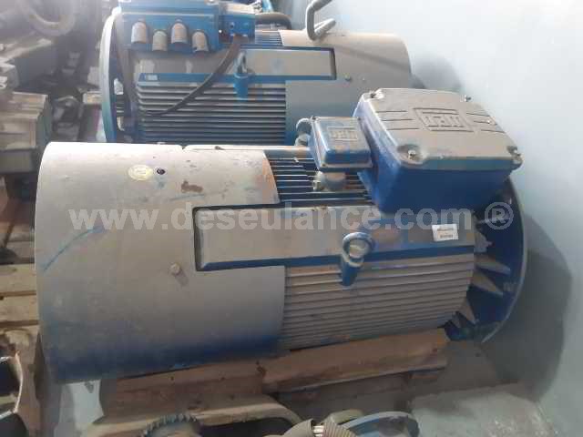 108/23064 - MOTOR ELÉTRICO M/WEG, 300 CV (220), 1.190 RPM.