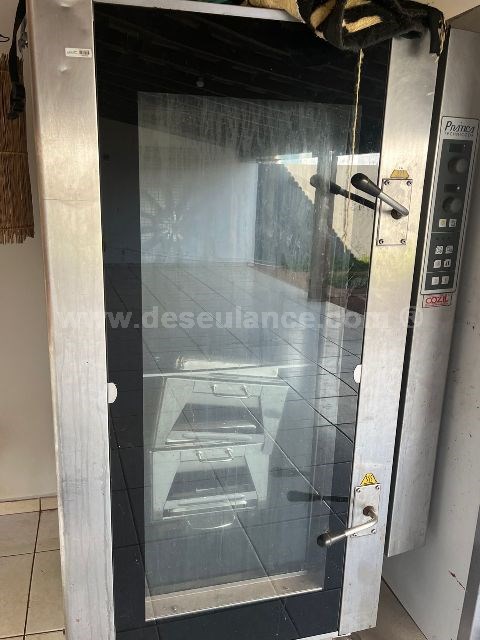 12/23075 - FORNO ELÉTRICO COMBINADO EM INOX M/PRATICA, CAPAC. 20 GNS.