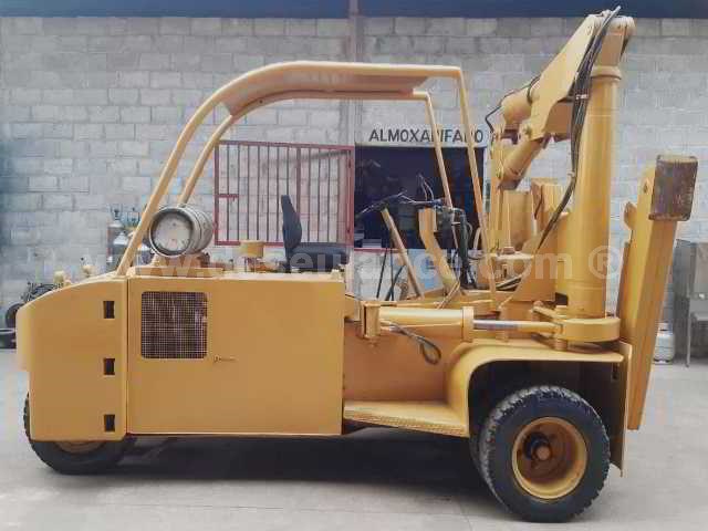 10/23078 - GUINDASTE HYSTER C/ADAPTAÇÃO DE MUNCK MOD. C11J2490V.