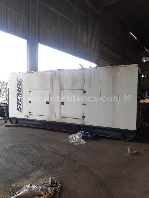 107/24024 - GRUPO MOTO GERADOR STEMAC CABINADO C/GERADOR WEG 700/ 635KVA