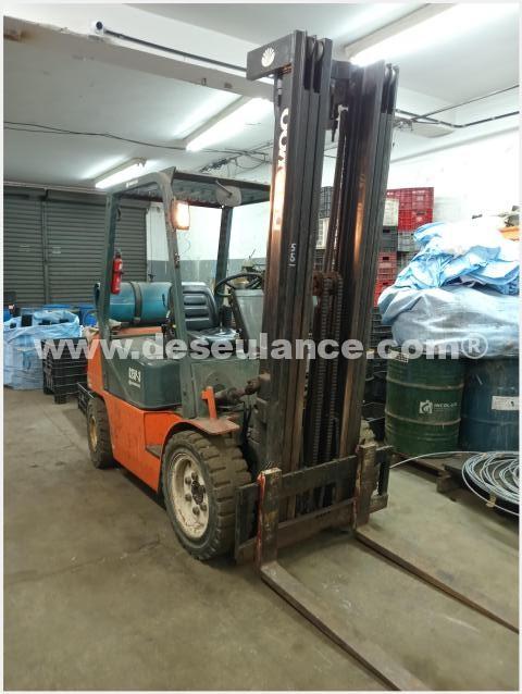 75/24065 - EMPILHADEIRA A GÁS M/DAEWOO MOD. G25P-3, ANO 09, 2.500 KG