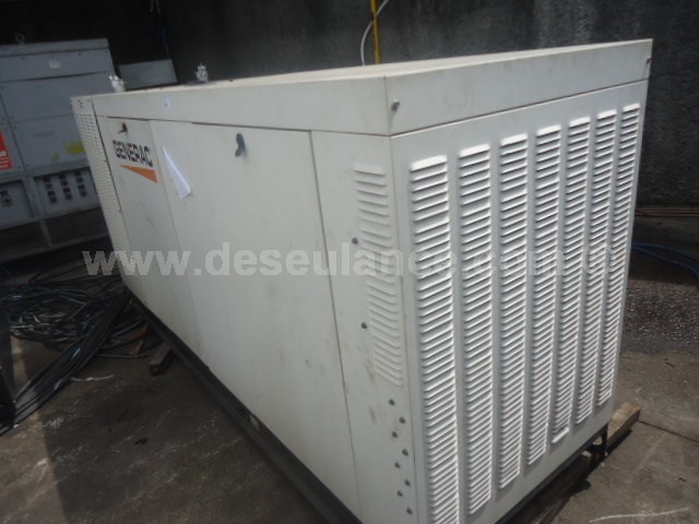 84/25005 - GRUPO MOTO GERADOR CABINADO M/GENERAC 100 KVA 