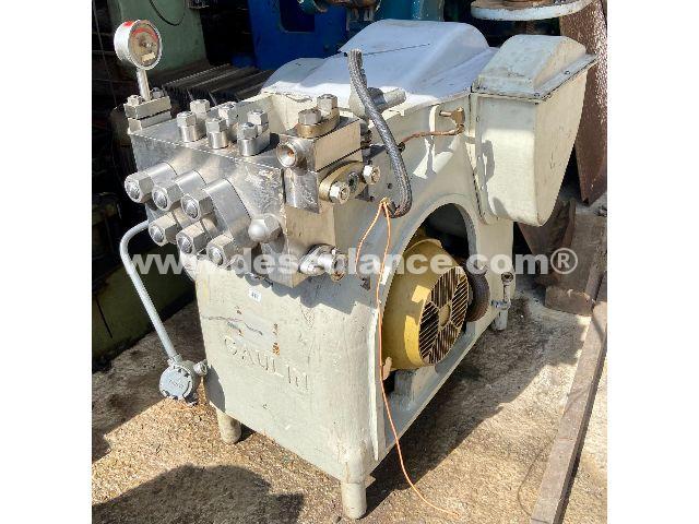 239/25051 - HOMOGEINIZADOR ALTA PRESSÃO M/APV GAULIN MOD. DE 6,