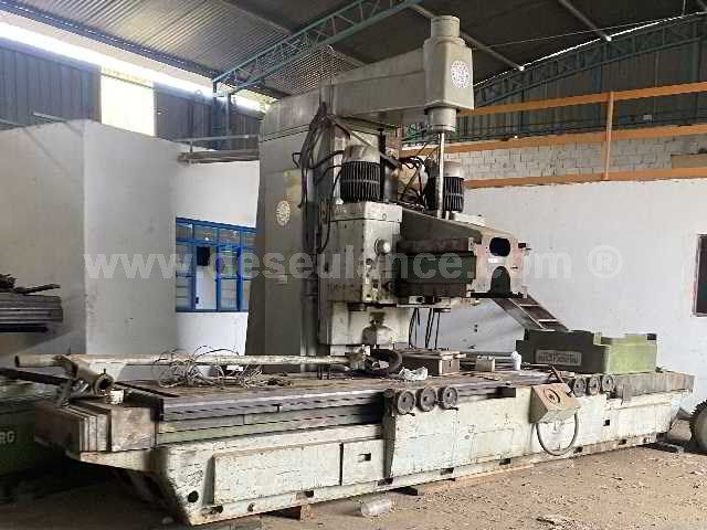 21/25066 - FRESADORA VERTICAL DE BANCO FIXO M/STARRAG MOD. KAB-250,
