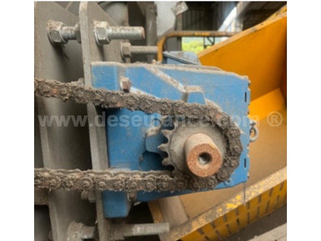 216/25083 - SUCATA DE MOTOREDUTOR M/WEG MOD. CLP ISSO - VG 220, ANO 22. 