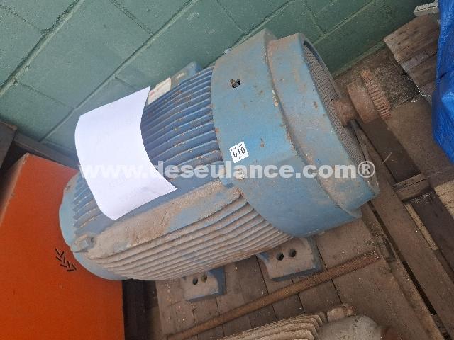 19/25121 - MOTOR ELÉTRICO WEG MOD. 250SMO894, 75 CV, 220 V, 1.185 RPM,