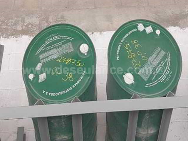 1010/25155 - 02 TAMBORES COM 200 L/CADA DE ÓLEO CORTE ULTRACUT 