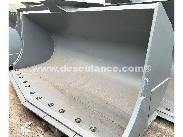 30/25157 - CAÇAMBA P/PÁ CARREGADEIRA LIEBHERR MOD. L556, CAPAC. 2,3 M³,