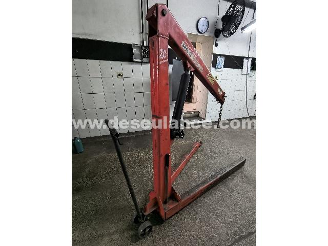 20/26004 - GUINCHO HIDRÁULICO M/SCHULZ MOD. GHSL, CAPAC. 1.000 KG.