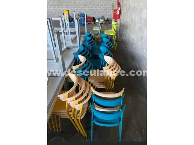 04/26018 - 68 ITENS DE MOBILIÁRIO: BANCADA, CADEIRAS E MESAS.