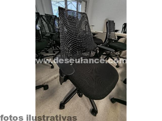 10/26019 - 01 CADEIRA GIRATÓRIA HERMAN MILLER SAYL.