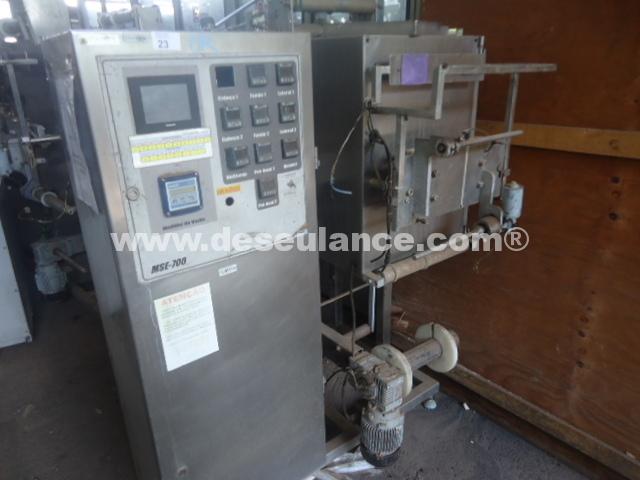 23/26036 - ENVASADORA DE BOLSA SIMPLES MOD. MSE-700, ESTRUTURA EM INOX.