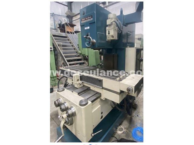 27/26037 - FRESADORA VERTICAL M/TOS KURIN ISO 40 MOD. FD-32 V